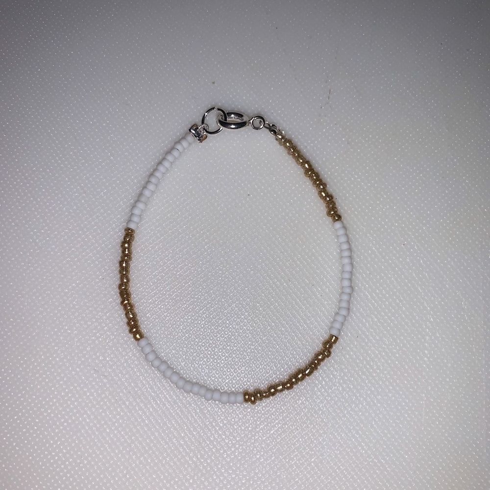 White & Gold Beaded Bracelet (handmade)